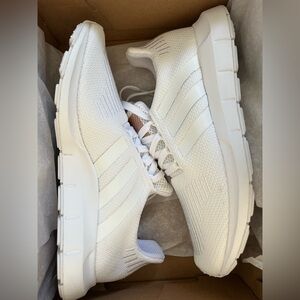 Adidas - Swift Run W - EG9492